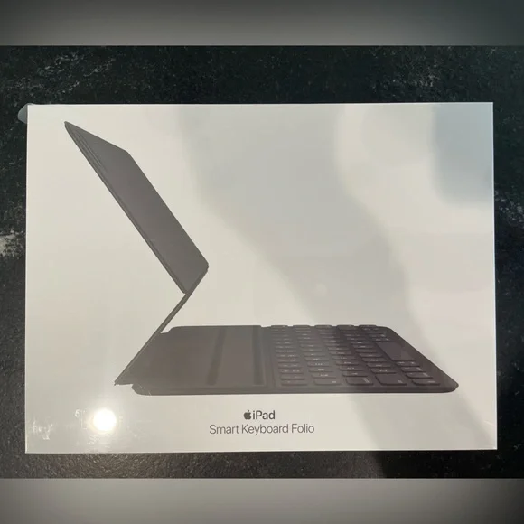 NWT: iPad Smart Keyboard Folio for iPad Pro 11-inch - Picture 1 of 6